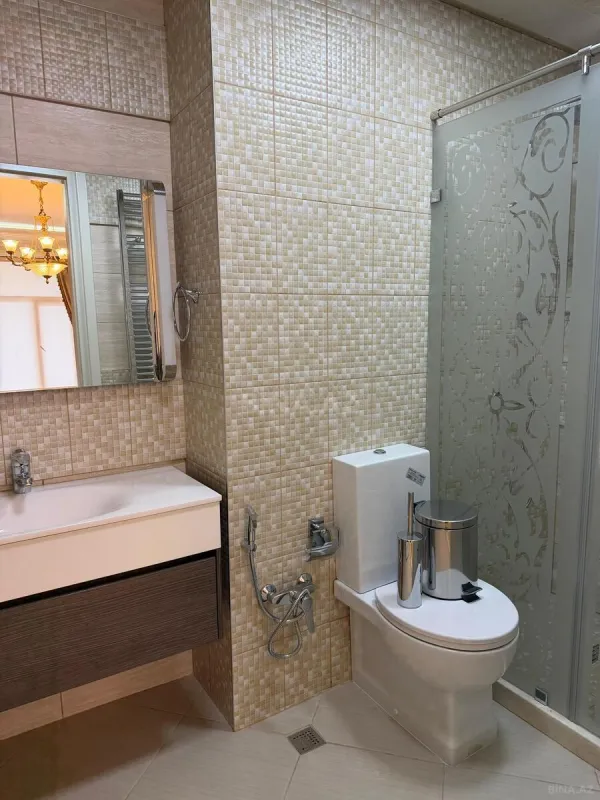 Satılır 4 otaqlı mənzil 285 m²