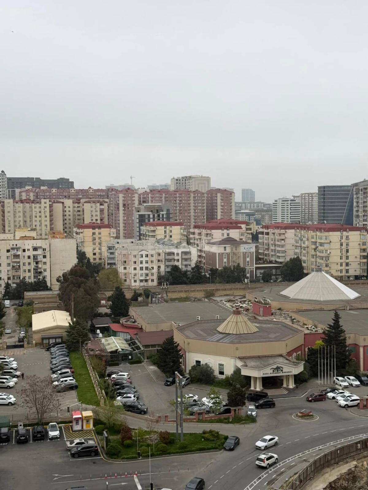 Satılır 4 otaqlı mənzil 285 m²