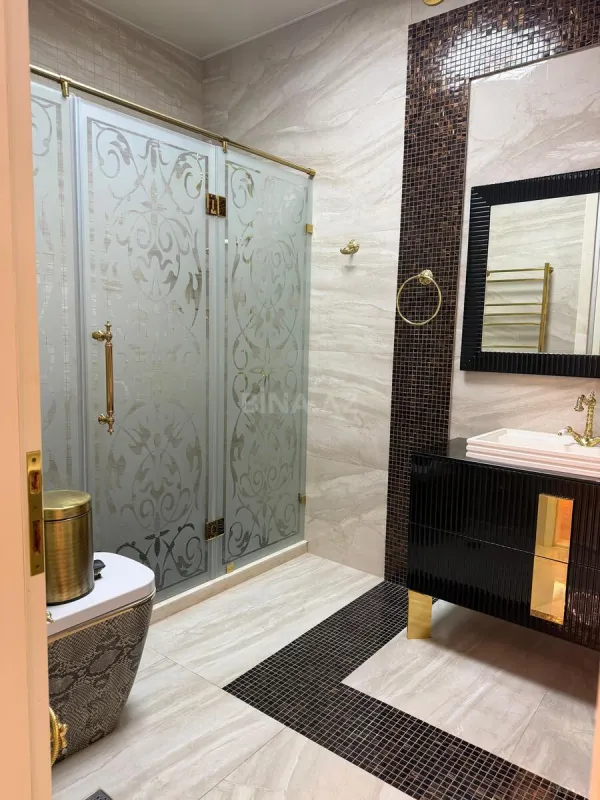 Satılır 4 otaqlı mənzil 285 m²