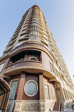 Satılır 4 otaqlı mənzil 285 m²