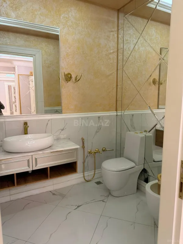 Satılır 4 otaqlı mənzil 285 m²