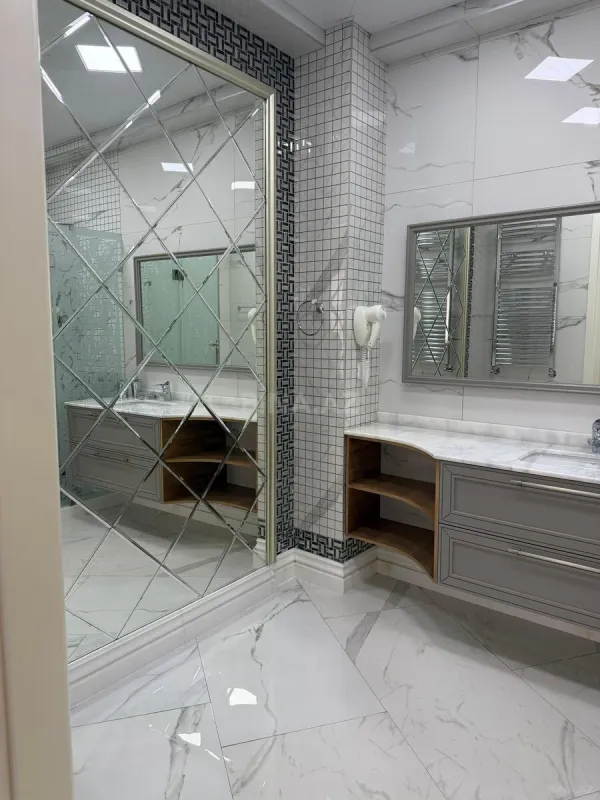 Satılır 4 otaqlı mənzil 285 m²