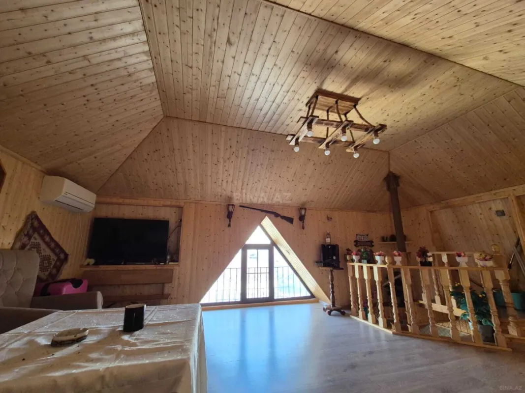 Satılır 7 otaqlı həyət evi 220 m²