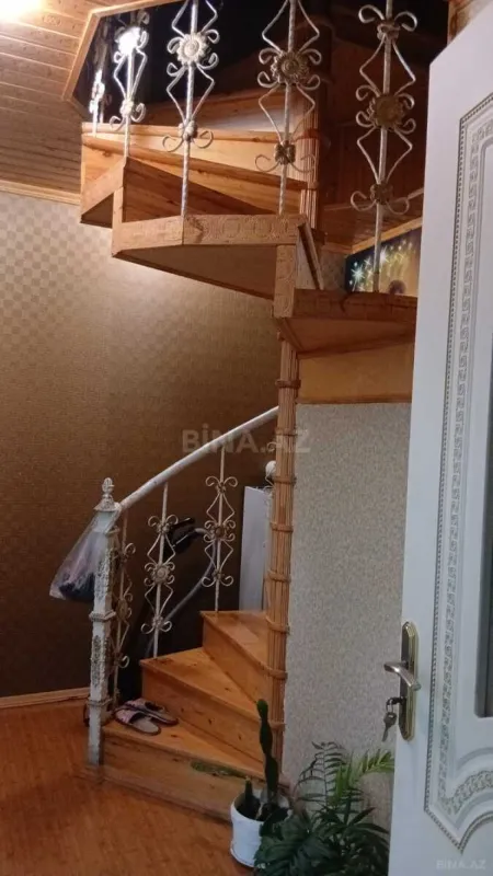 Satılır 7 otaqlı həyət evi 220 m²