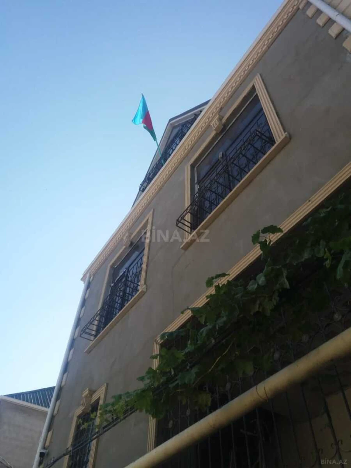 Satılır 7 otaqlı həyət evi 220 m²