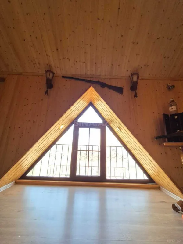 Satılır 7 otaqlı həyət evi 220 m²