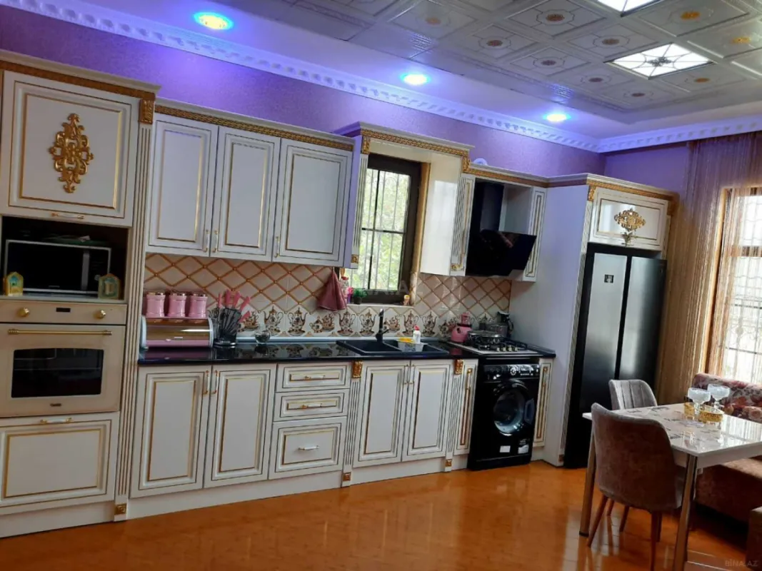 Satılır 7 otaqlı həyət evi 220 m²