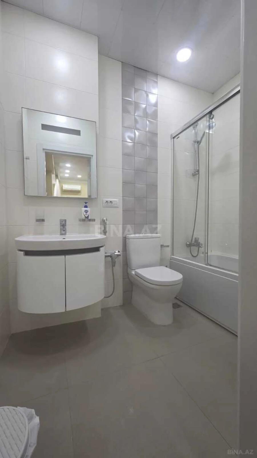 Kirayə verilir 3 otaqlı mənzil 130 m²