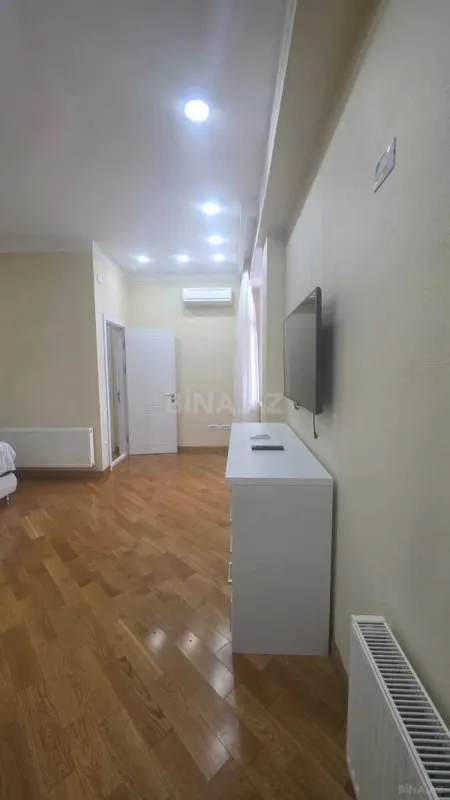 Kirayə verilir 3 otaqlı mənzil 130 m²