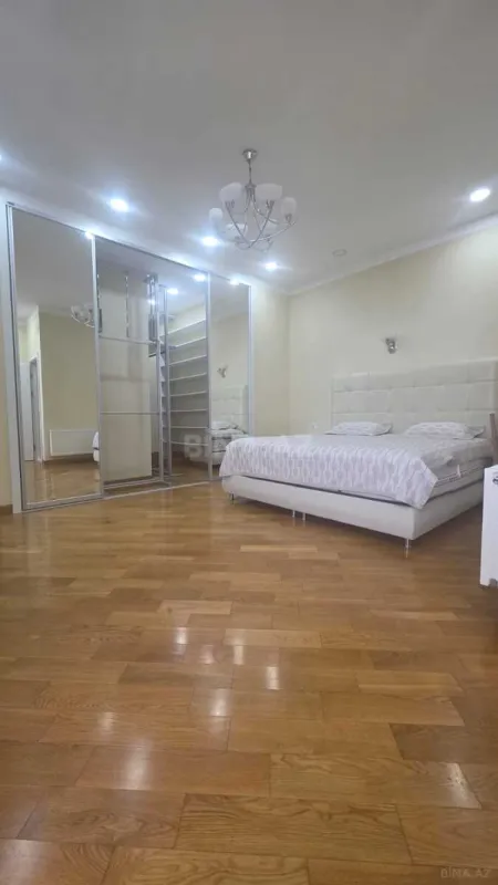 Kirayə verilir 3 otaqlı mənzil 130 m²