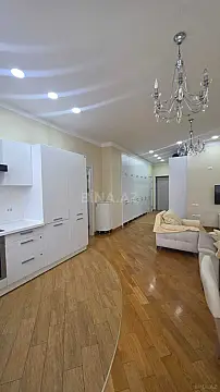 Kirayə verilir 3 otaqlı mənzil 130 m²