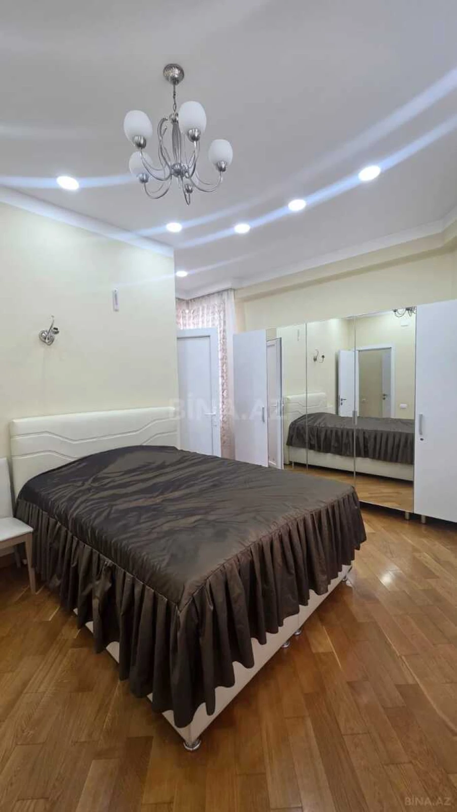 Kirayə verilir 3 otaqlı mənzil 130 m²