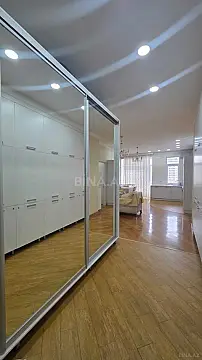 Kirayə verilir 3 otaqlı mənzil 130 m²