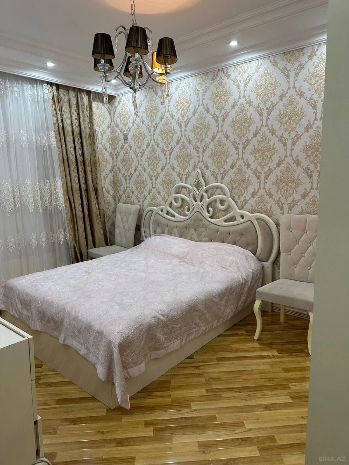 Kirayə verilir 4 otaqlı mənzil 147 m²