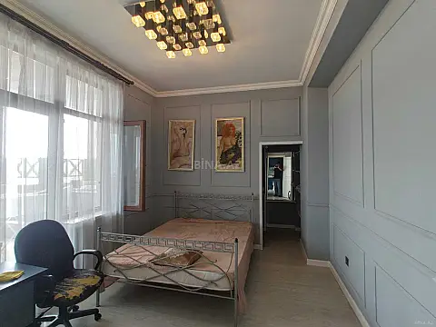 Kirayə verilir 4 otaqlı mənzil 147 m²
