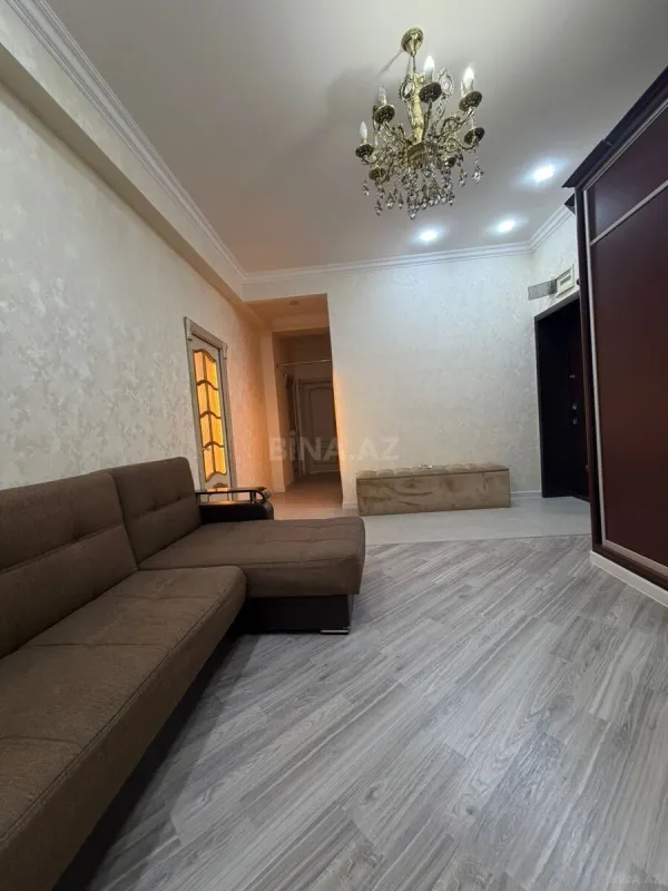 Kirayə verilir 3 otaqlı mənzil 142 m²