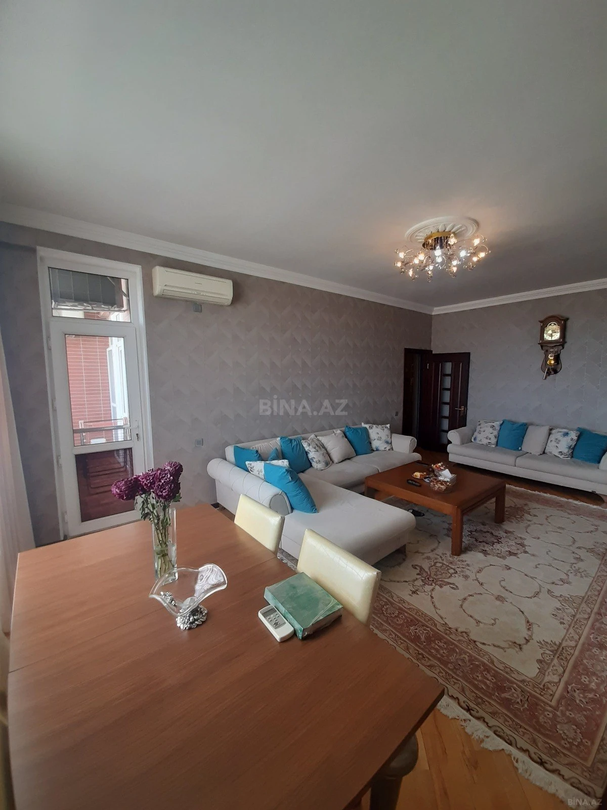 Satılır 2 otaqlı mənzil 81 m²