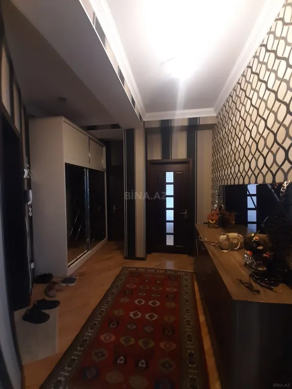 Satılır 2 otaqlı mənzil 81 m²