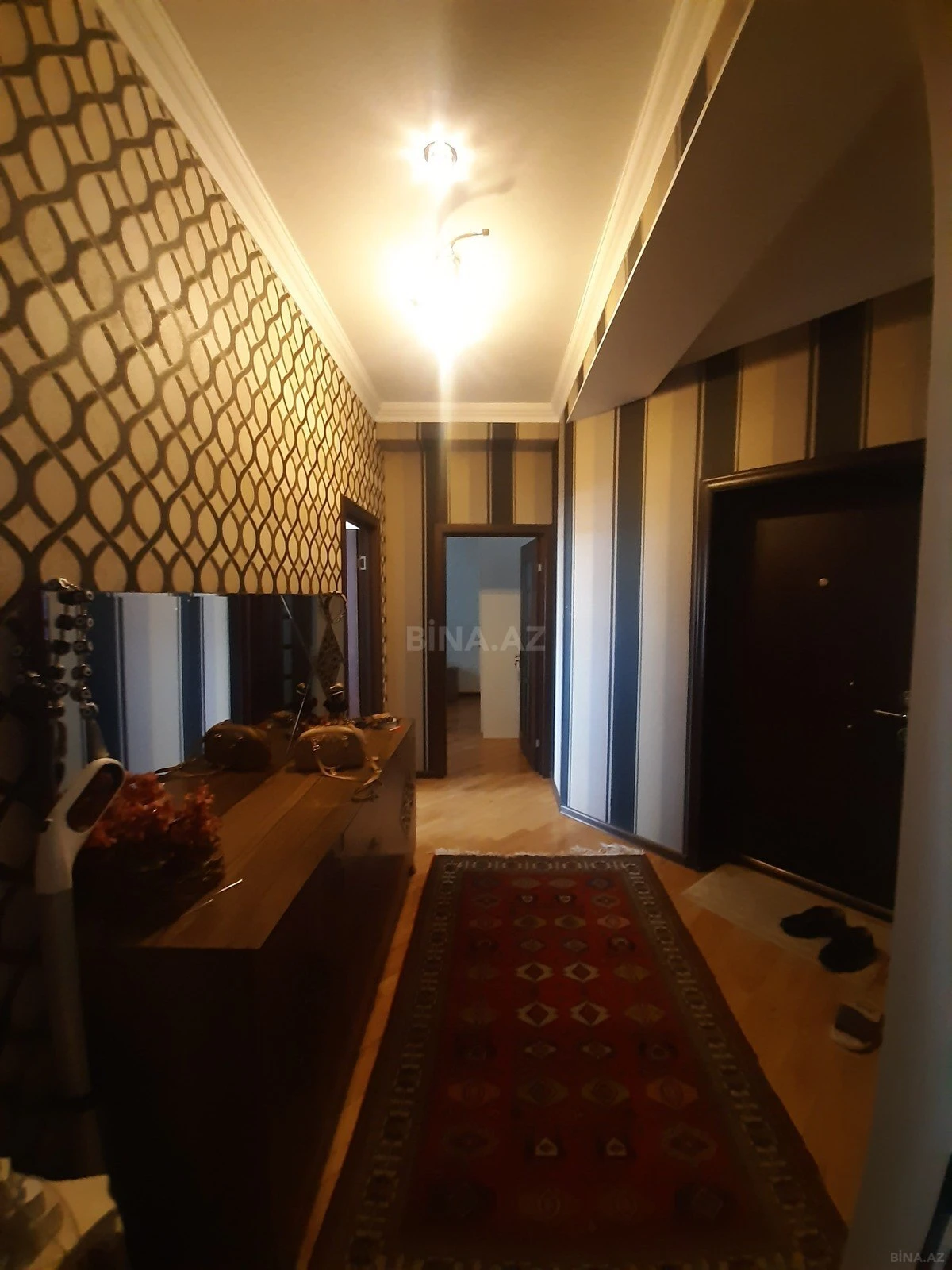 Satılır 2 otaqlı mənzil 81 m²