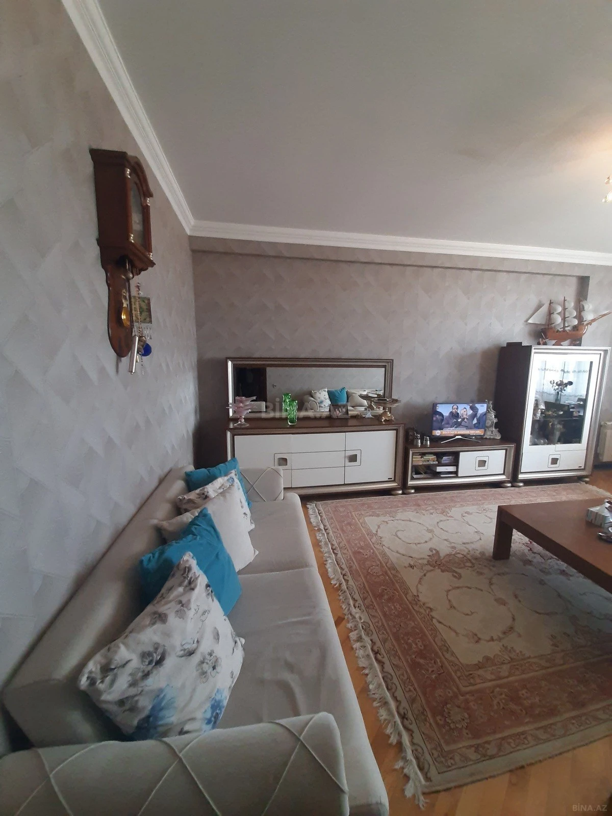 Satılır 2 otaqlı mənzil 81 m²