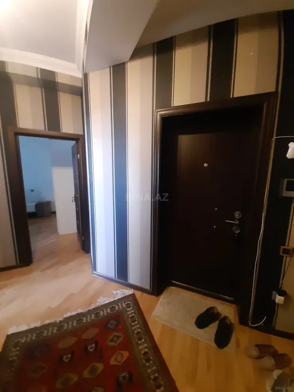 Satılır 2 otaqlı mənzil 81 m²