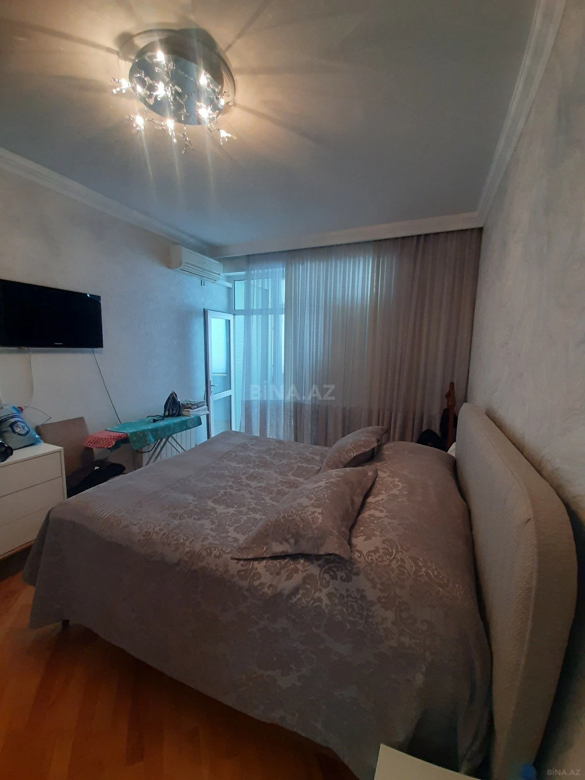 Satılır 2 otaqlı mənzil 81 m²