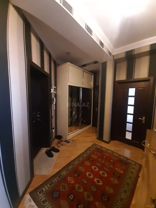 Satılır 2 otaqlı mənzil 81 m²