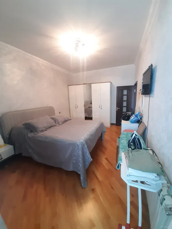 Satılır 2 otaqlı mənzil 81 m²