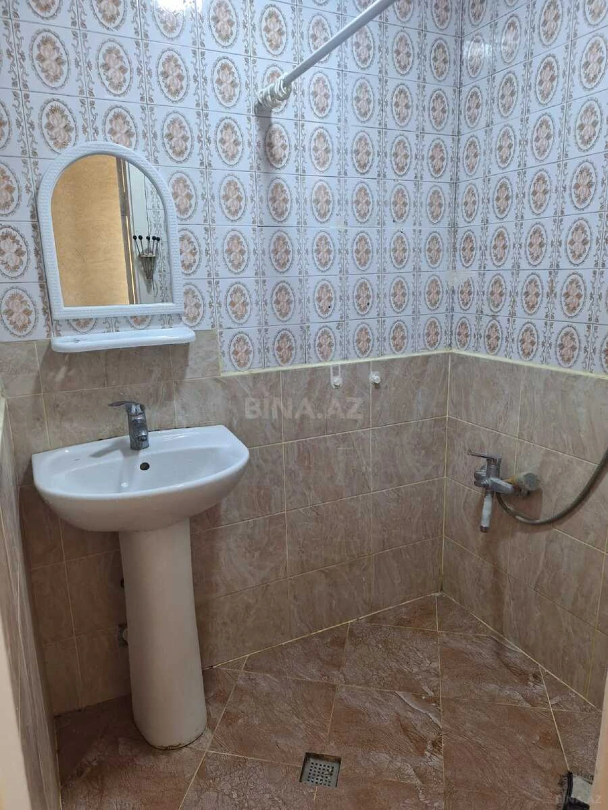 Kirayə verilir 2 otaqlı mənzil 60 m²
