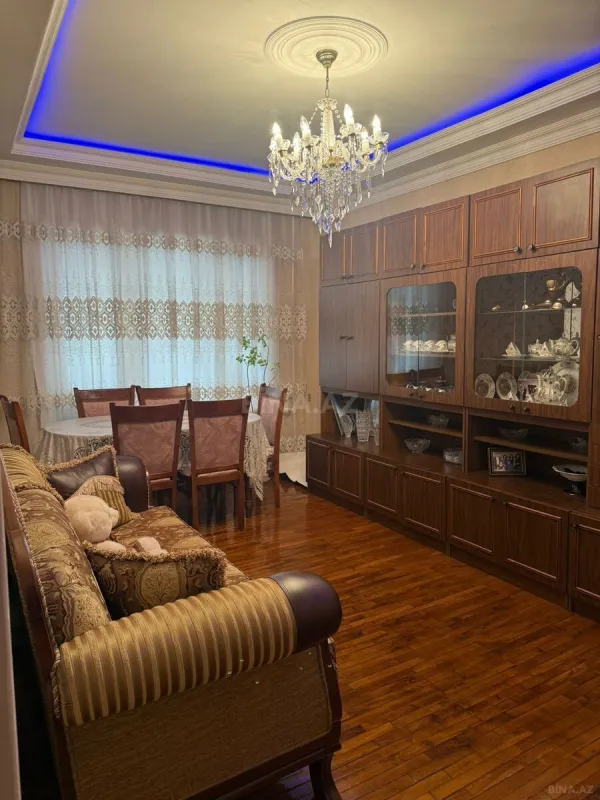 Satılır 4 otaqlı mənzil 110 m²