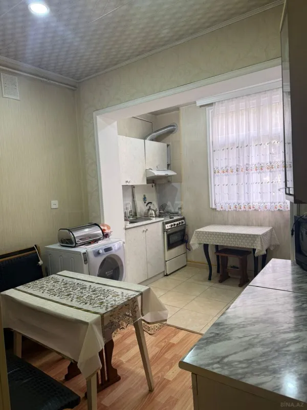 Satılır 4 otaqlı mənzil 110 m²