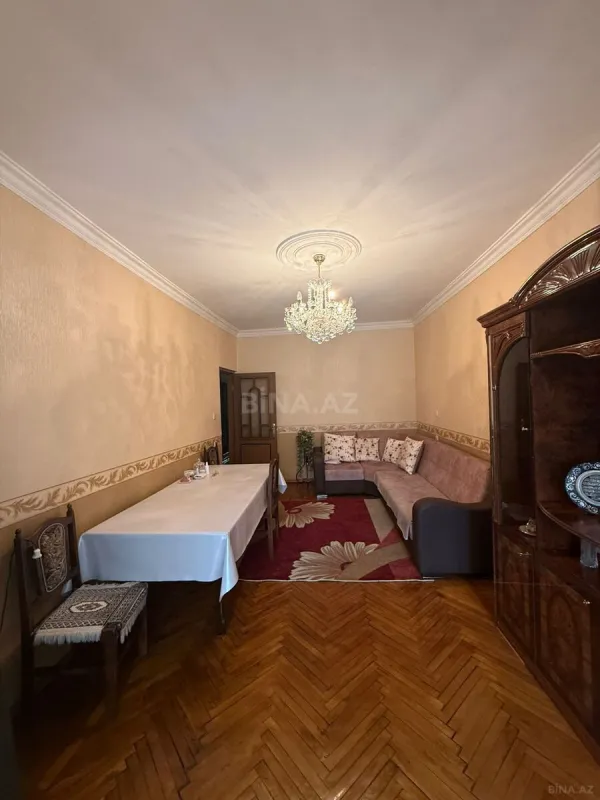 Satılır 4 otaqlı mənzil 110 m²