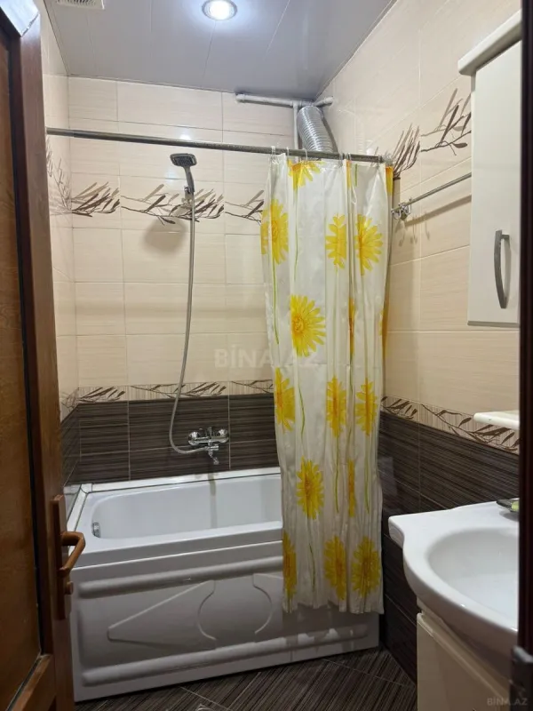 Satılır 4 otaqlı mənzil 110 m²