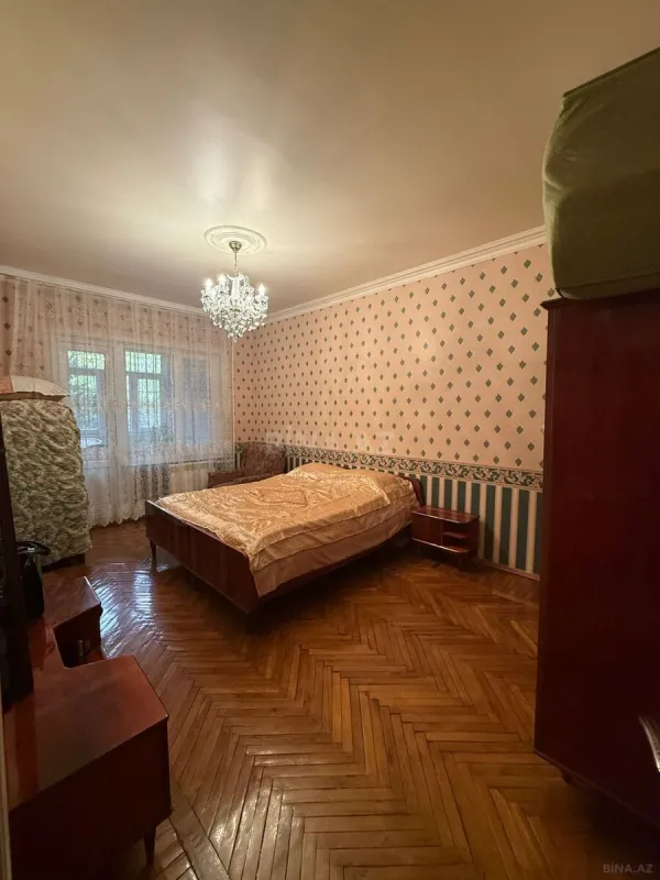 Satılır 4 otaqlı mənzil 110 m²