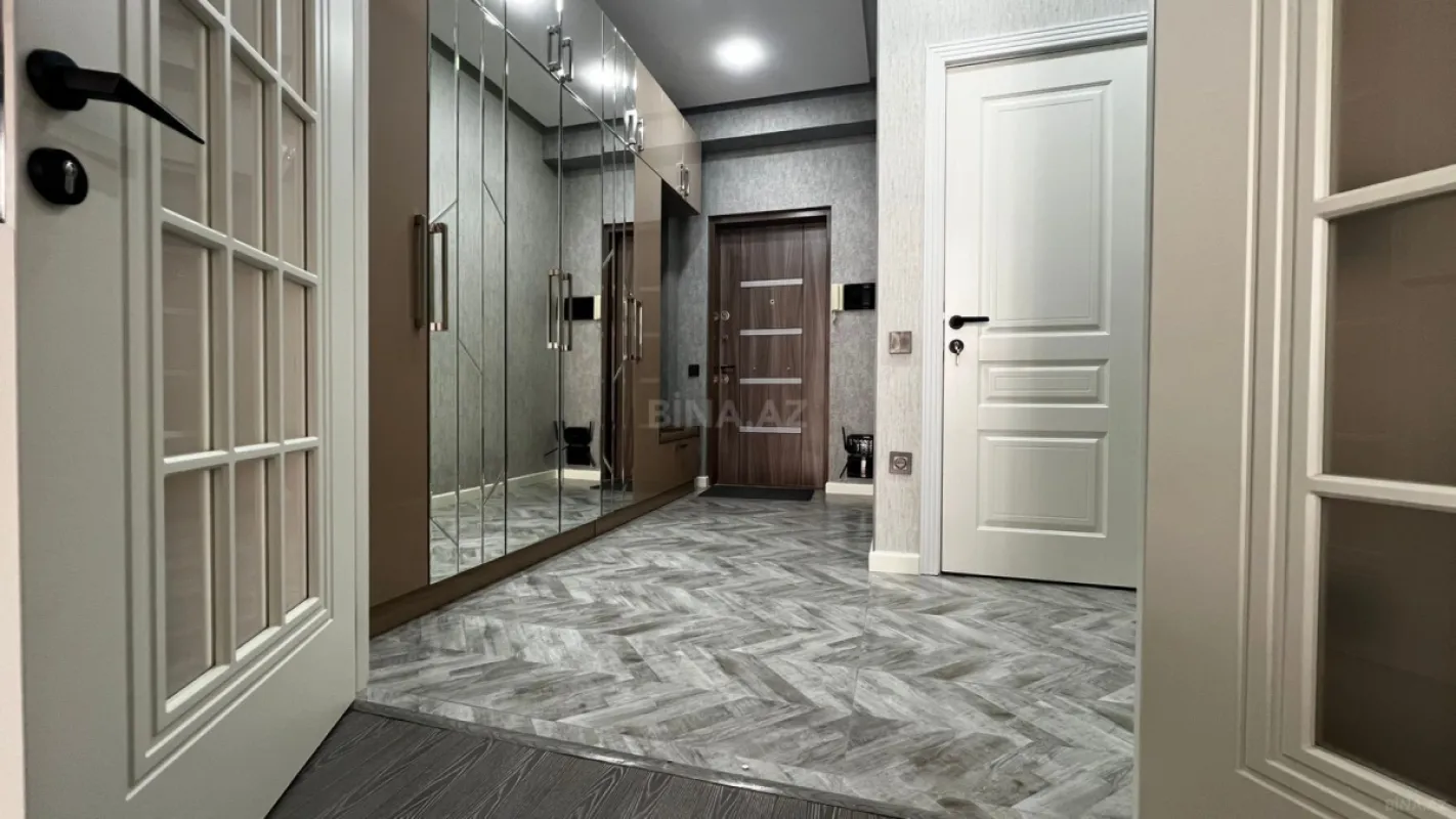 Kirayə verilir 3 otaqlı mənzil 114 m²