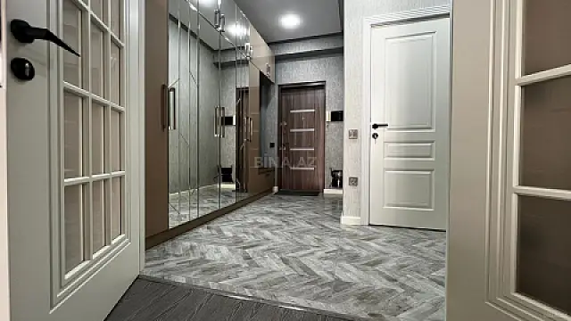 Kirayə verilir 3 otaqlı mənzil 114 m²