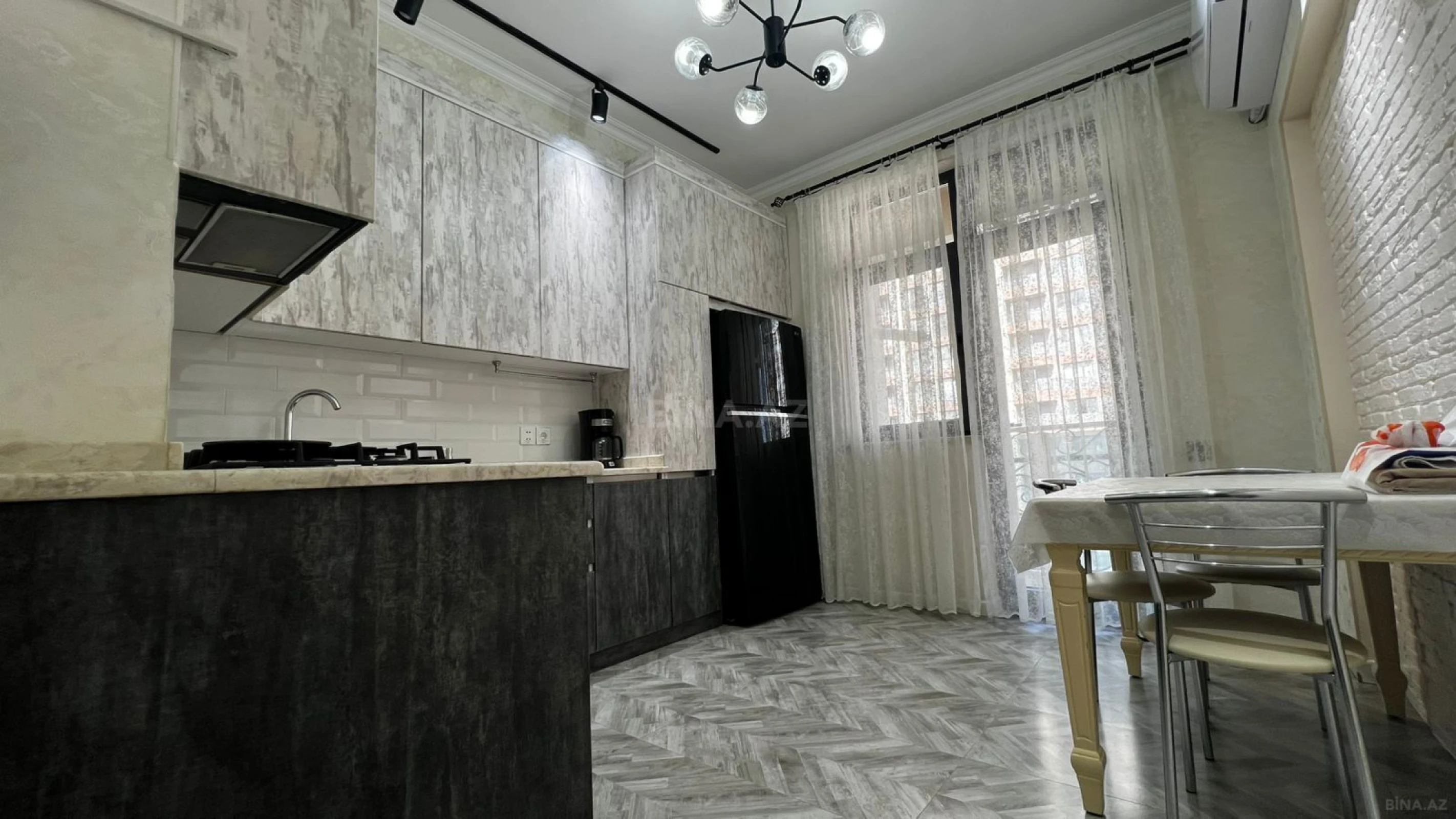 Kirayə verilir 3 otaqlı mənzil 114 m²