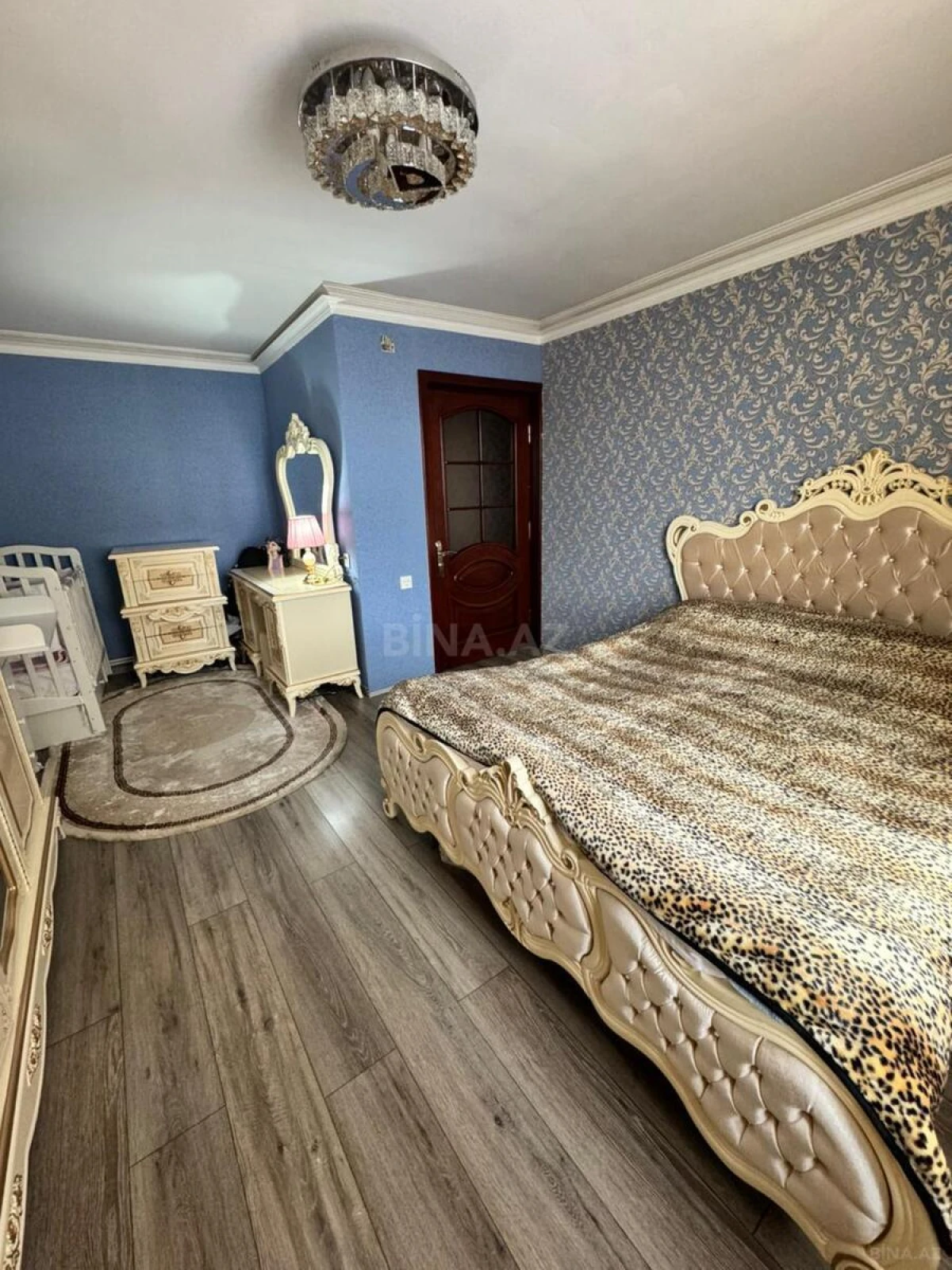 Satılır 2 otaqlı mənzil 61 m²