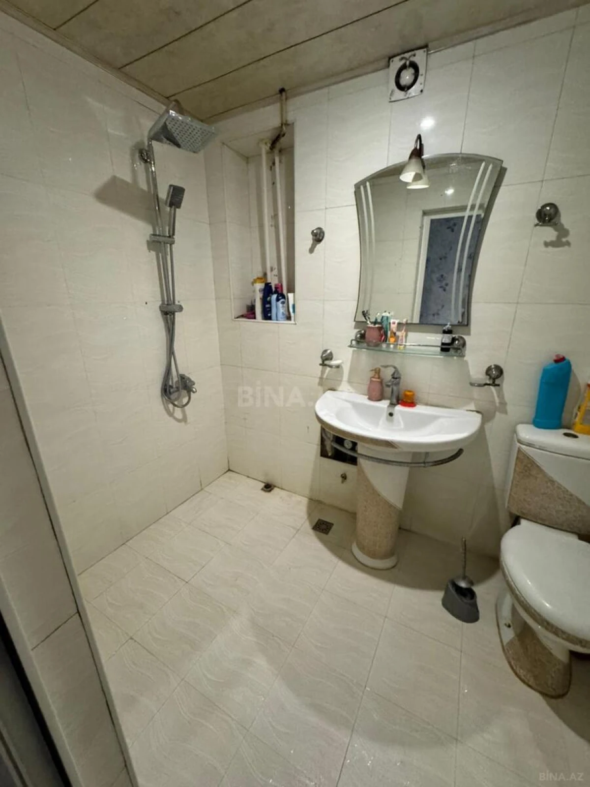 Satılır 2 otaqlı mənzil 61 m²