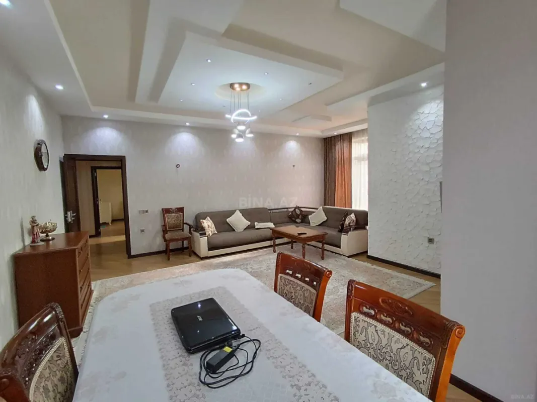 Satılır 4 otaqlı mənzil 150 m²