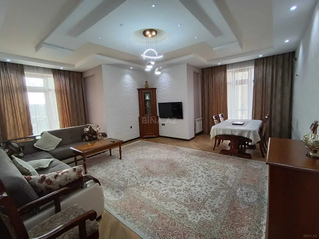 Satılır 4 otaqlı mənzil 150 m²