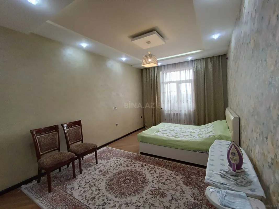 Satılır 4 otaqlı mənzil 150 m²