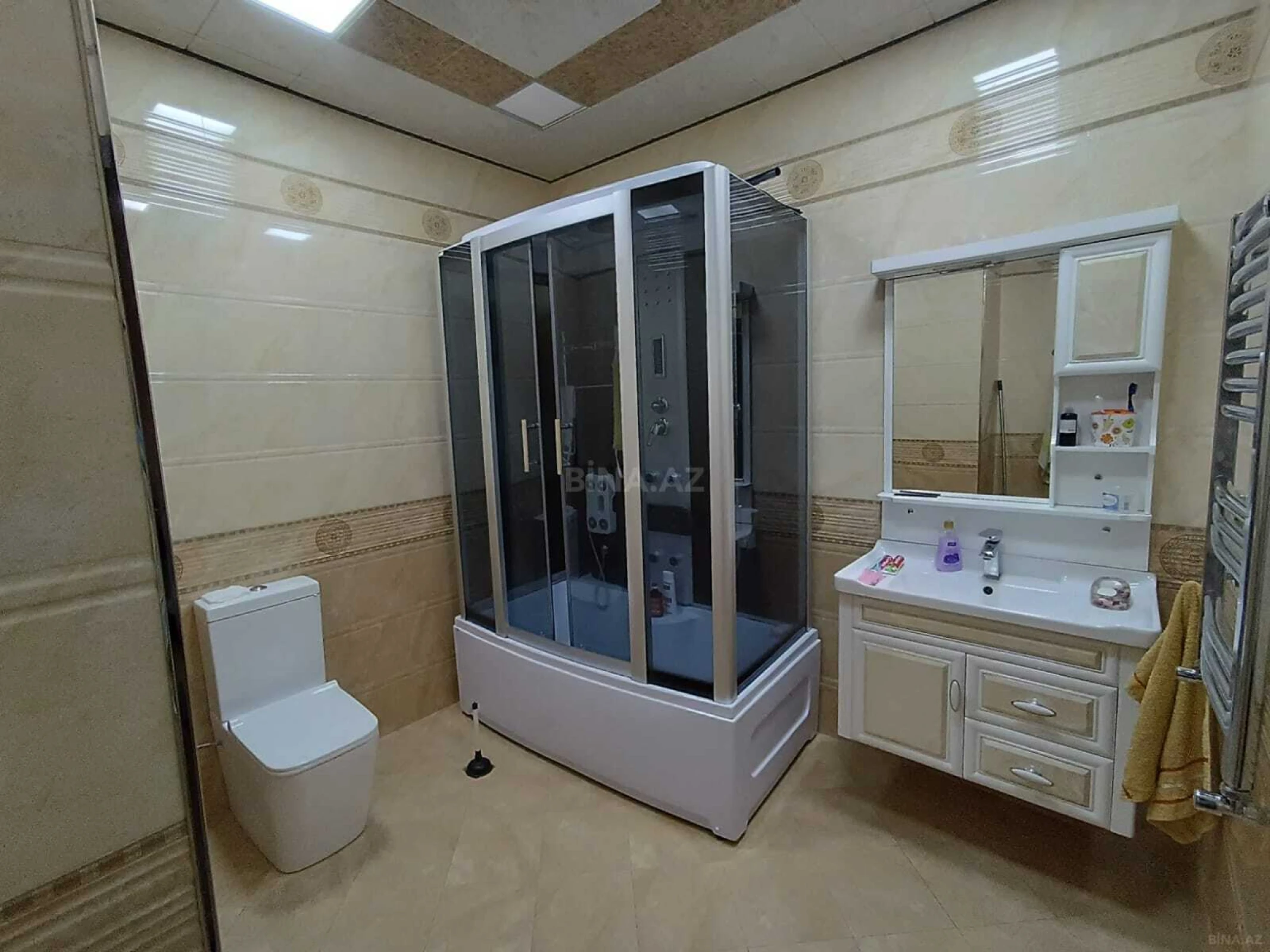 Satılır 4 otaqlı mənzil 150 m²