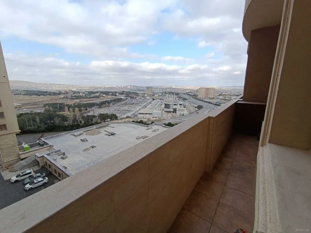 Satılır 4 otaqlı mənzil 150 m²