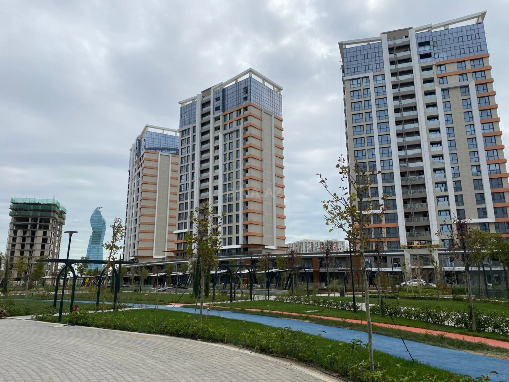 Satılır 3 otaqlı mənzil 86 m²