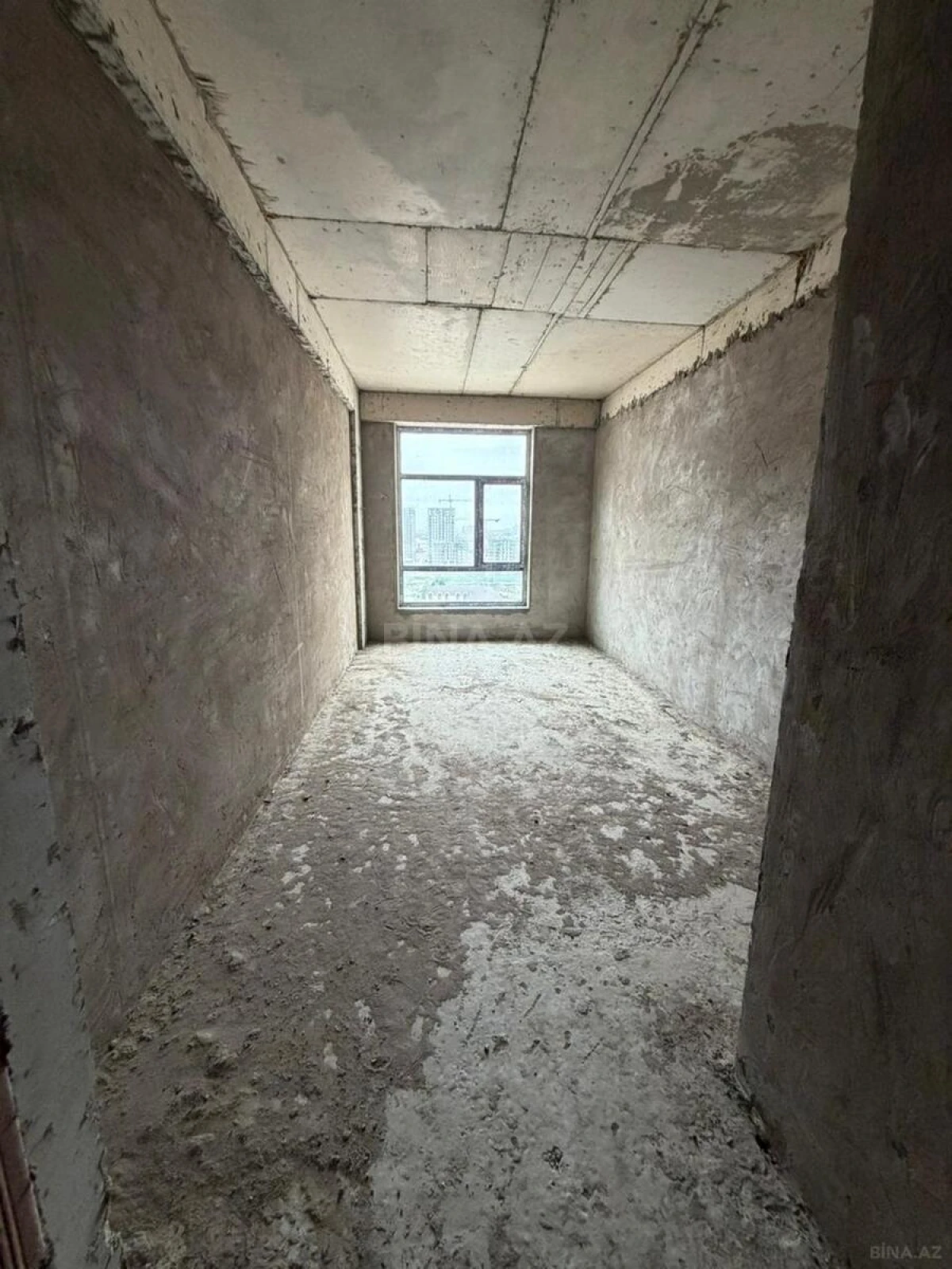 Satılır 1 otaqlı mənzil 84.6 m²