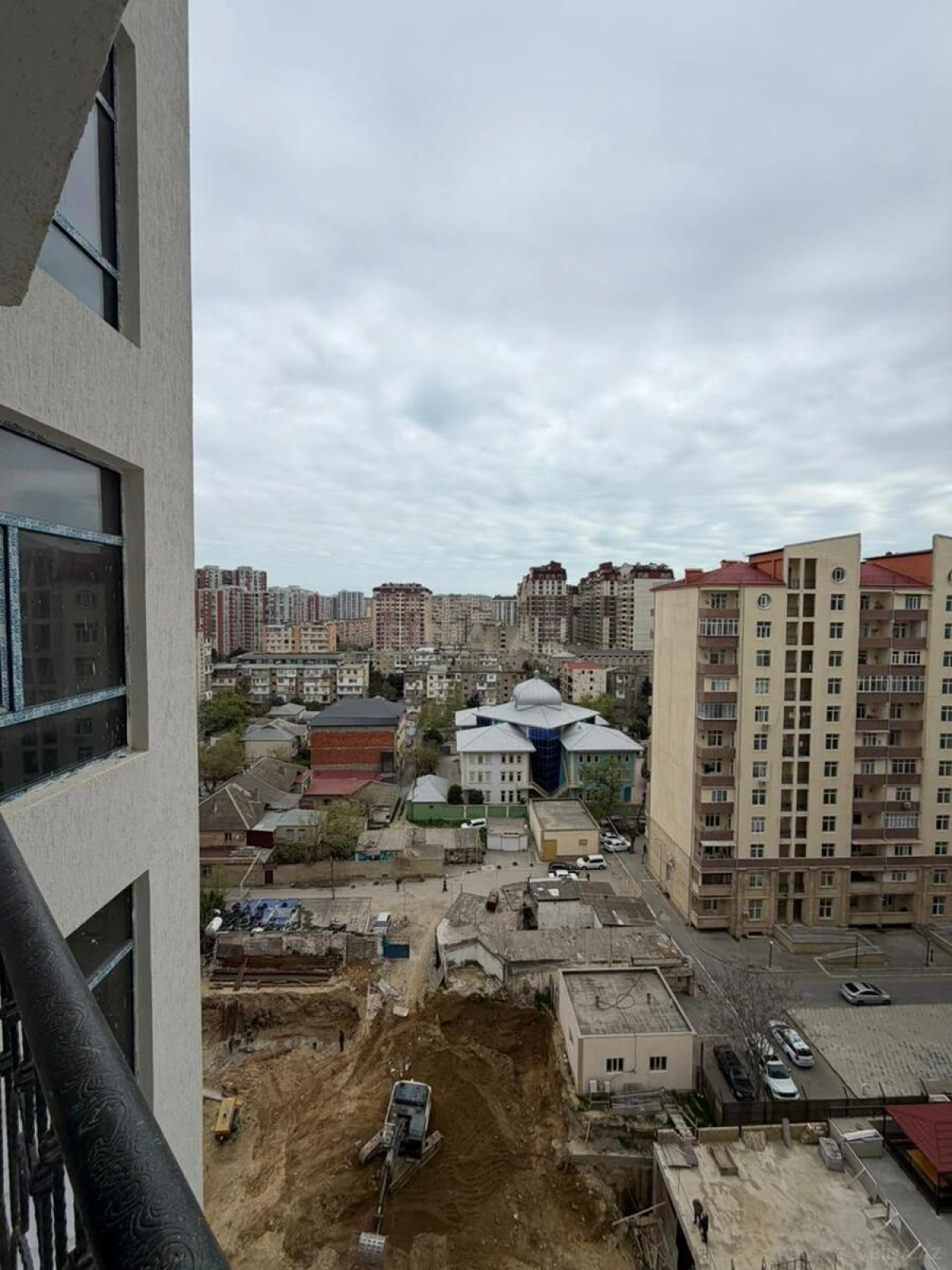 Satılır 1 otaqlı mənzil 84.6 m²