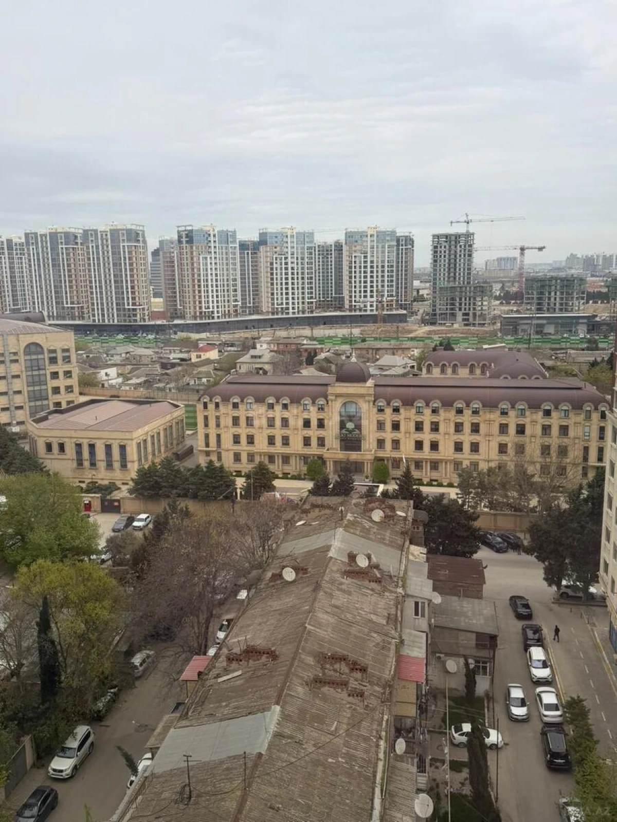 Satılır 1 otaqlı mənzil 84.6 m²