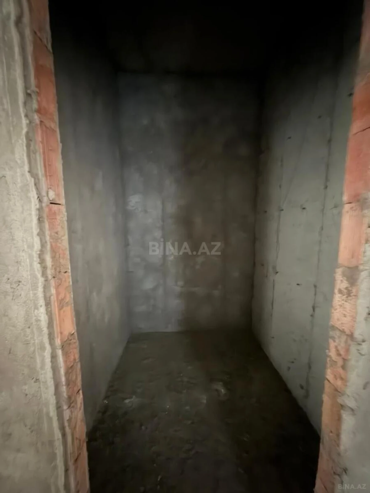 Satılır 1 otaqlı mənzil 84.6 m²