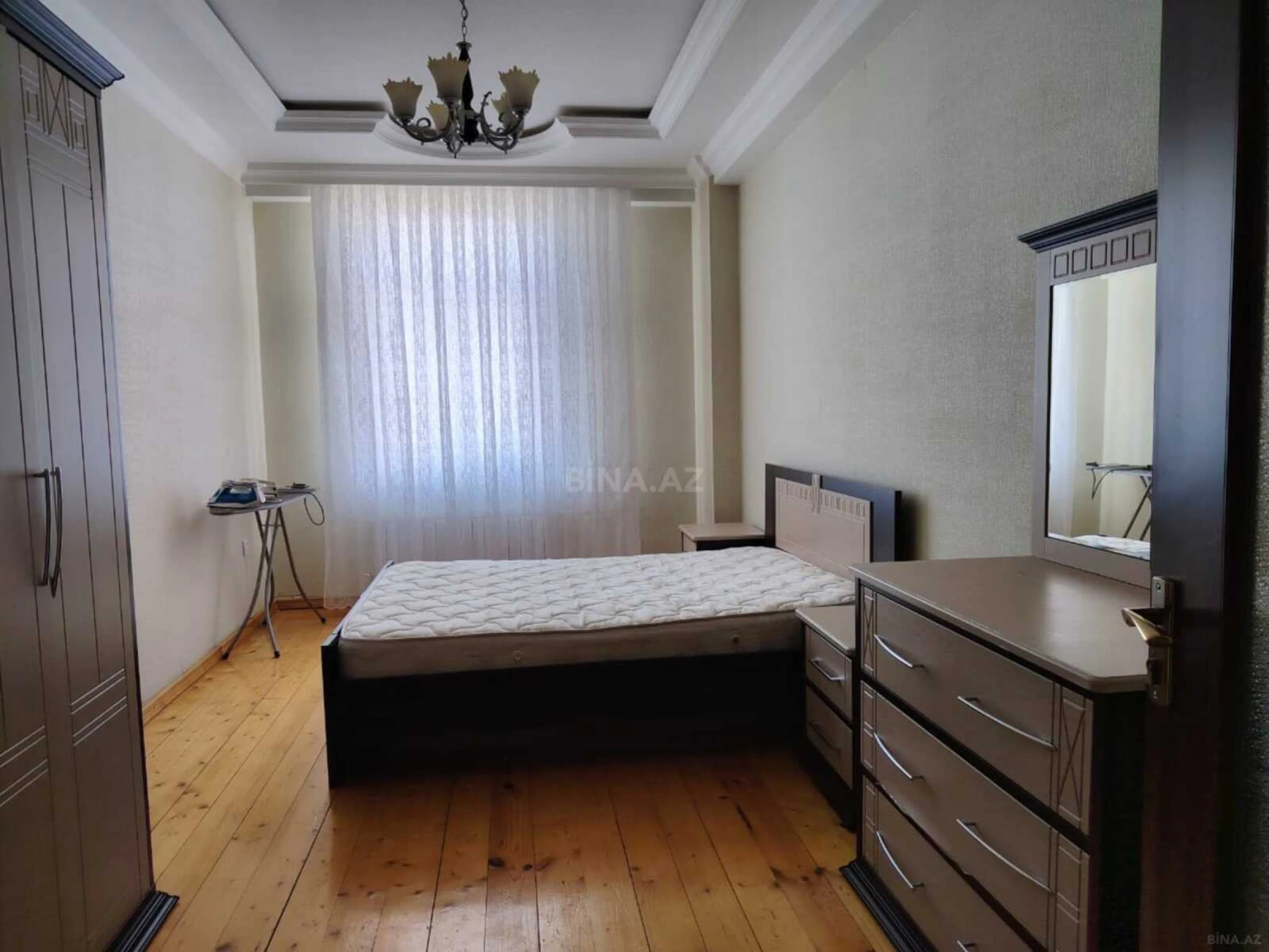 Kirayə verilir 3 otaqlı mənzil 128 m²